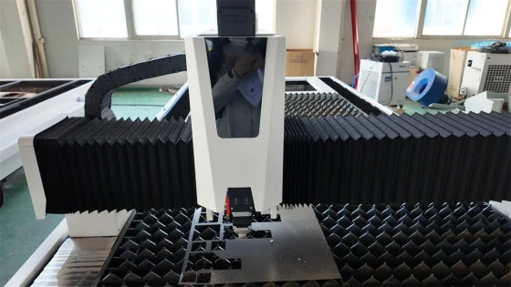 Máquina de corte laser fibra CNC 3000W RB3015