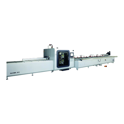 Corte de perfil CNC com o centro de maquinagem OZ Machine Alcor-II C de 8 eixos